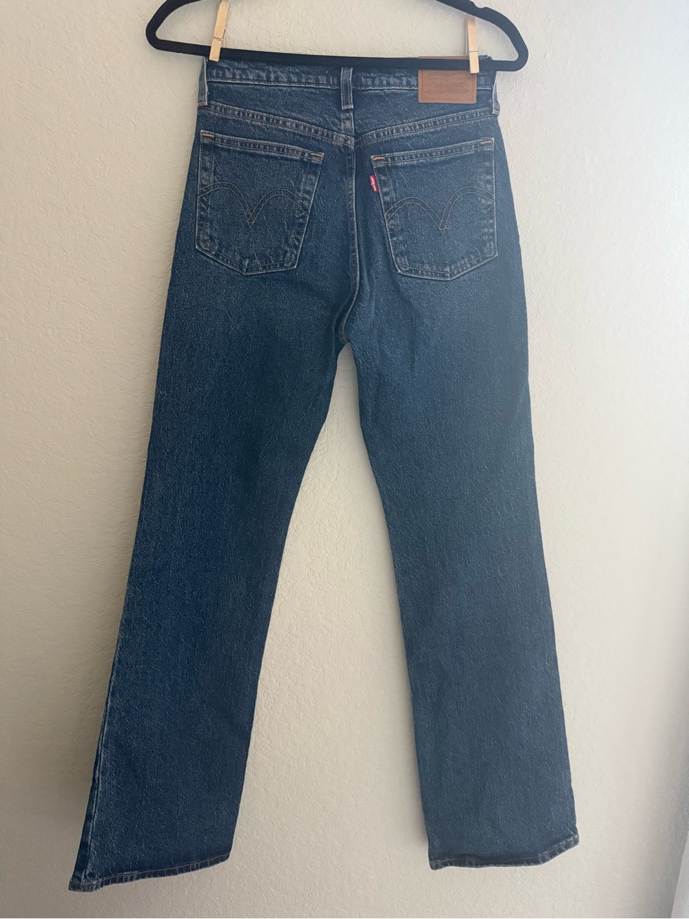 Levis Wedgie Boot Cut - High-Rise Jeans in Dark Blue - Picture 2 of 4